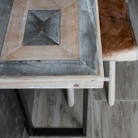 Superb Industrial Style Lodge Heart Of Афины Экстерьер фото