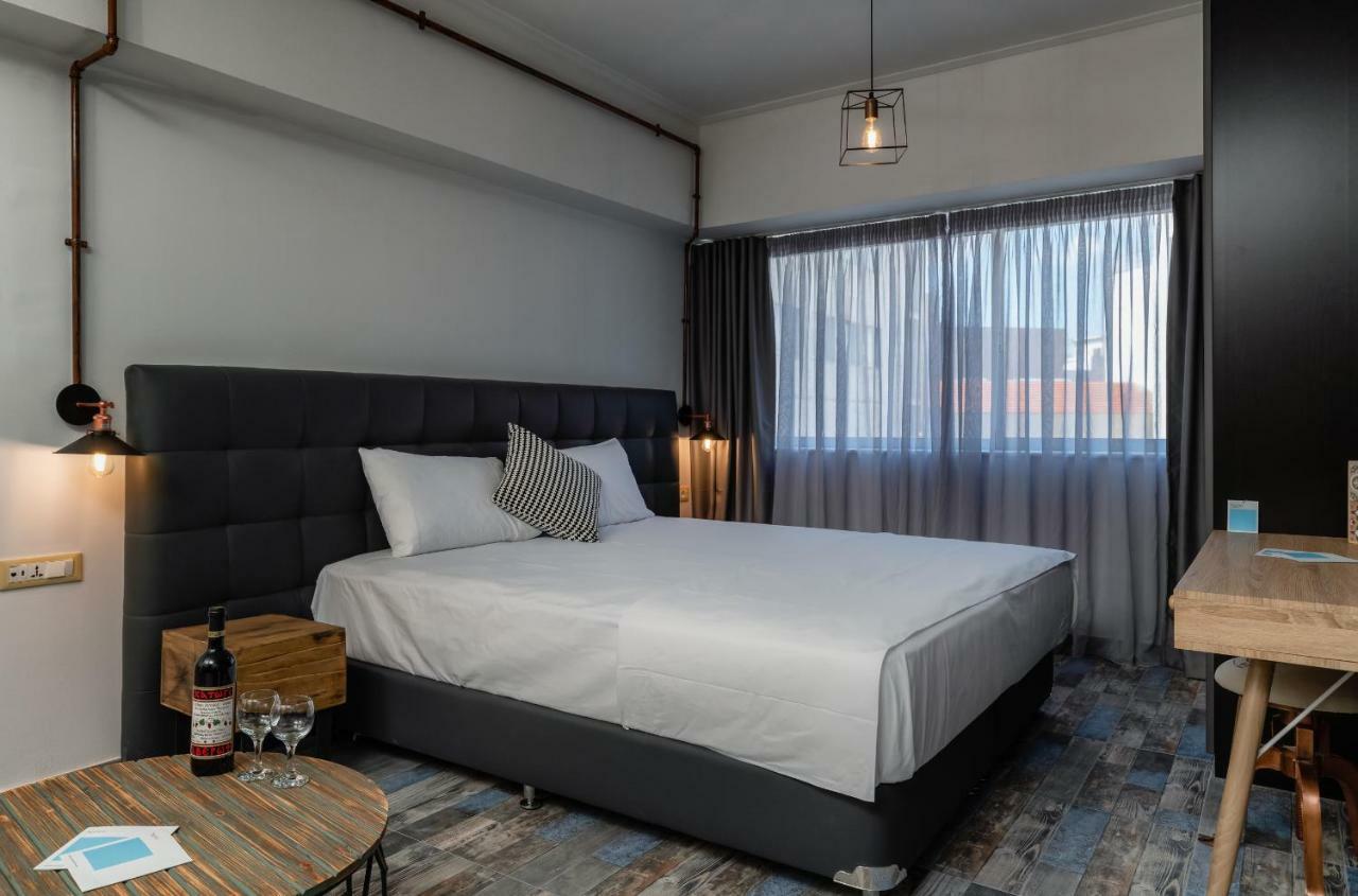 Superb Industrial Style Lodge Heart Of Афины Экстерьер фото