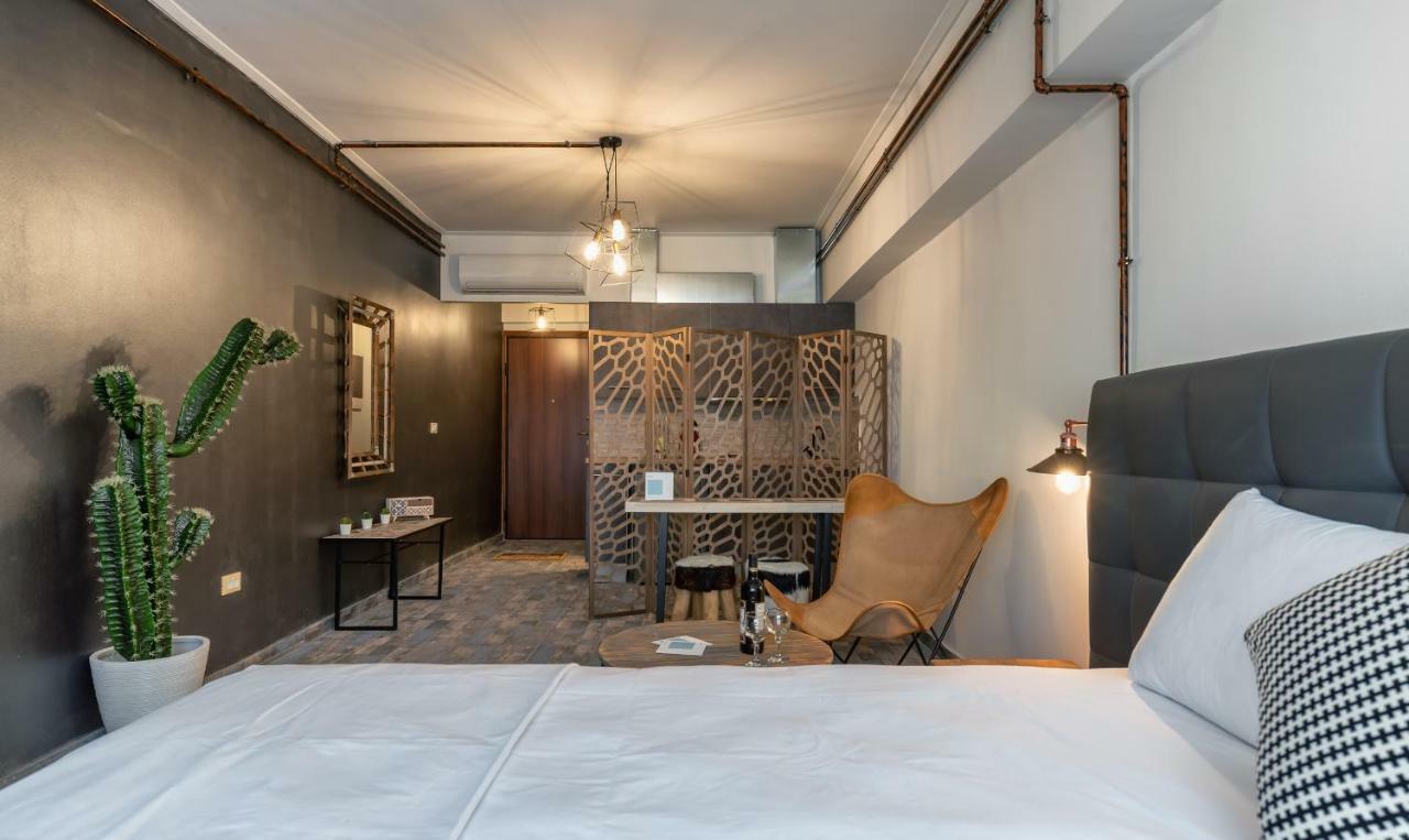 Superb Industrial Style Lodge Heart Of Афины Экстерьер фото