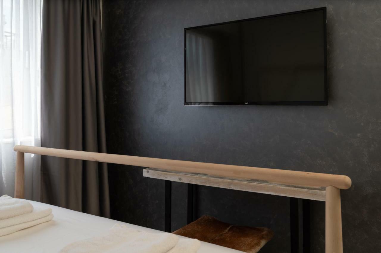 Superb Industrial Style Lodge Heart Of Афины Экстерьер фото