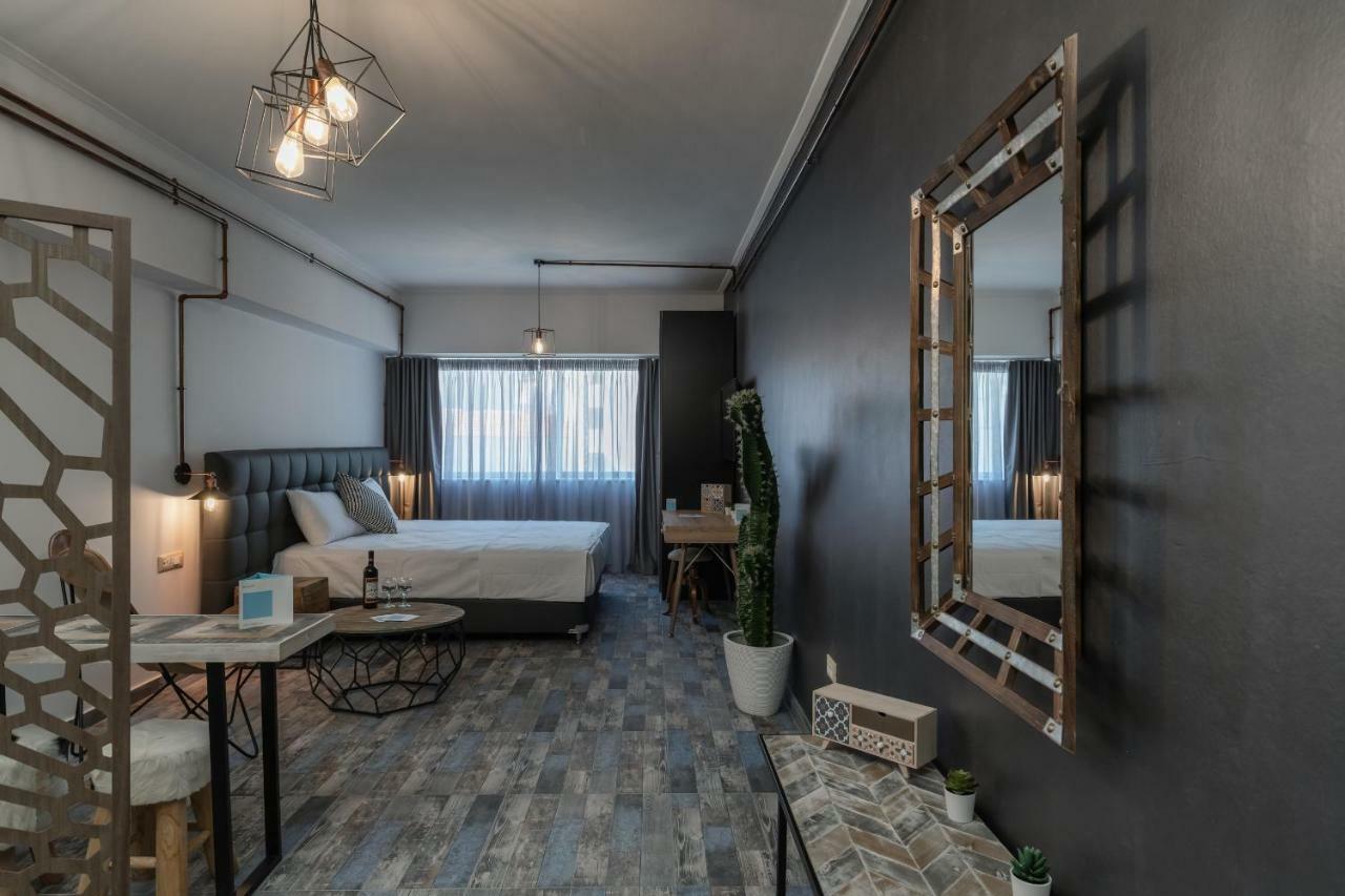 Superb Industrial Style Lodge Heart Of Афины Экстерьер фото
