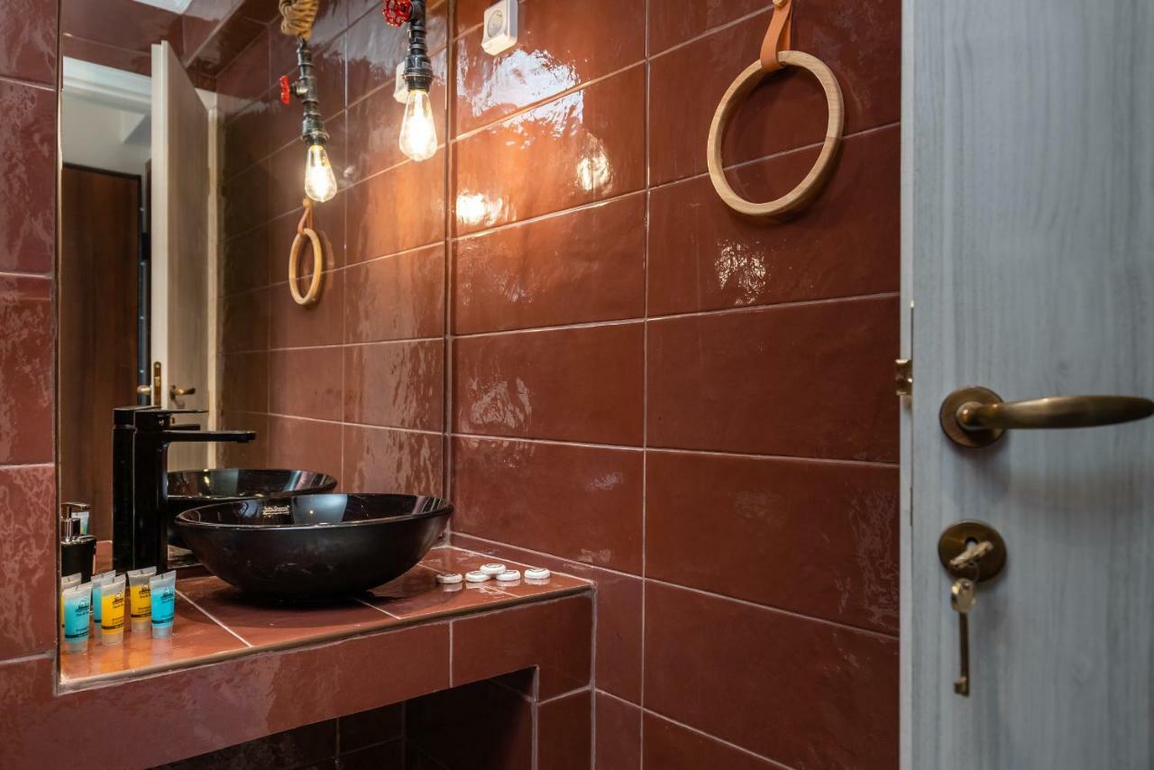 Superb Industrial Style Lodge Heart Of Афины Экстерьер фото